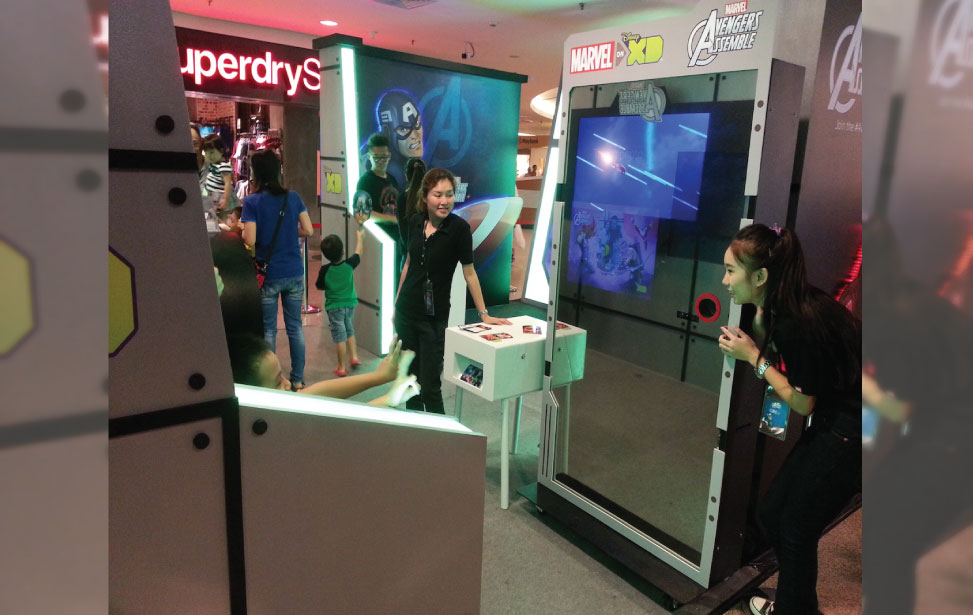 Photo Booth for Cinema: Fight Along with Avengers